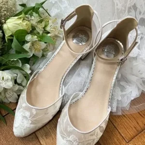 Verzierte Brautschuhe  – London Ivory Lace | The Perfect Bridal Company